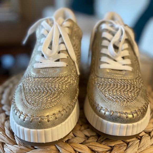 NEW Gold weave wedge/platform sneakers Universal Threads size 9.5 - Picture 10 of 14